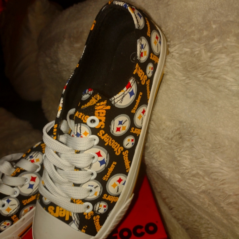 Low top Steelers canvas shoes official NFL licensed
